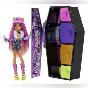 Monster High Skulltimate Secrets Clawdeen Wolf Doll Fashion Set w/Dressup Locker